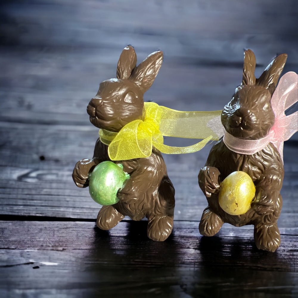 Vintage rabbits Easter bunny